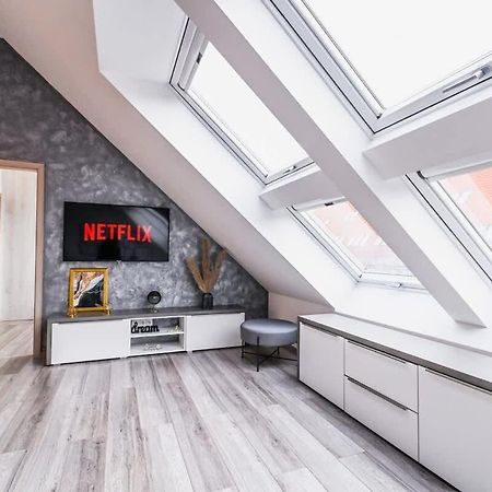 Luxury Apartment In The City Center Bratislava Exterior foto
