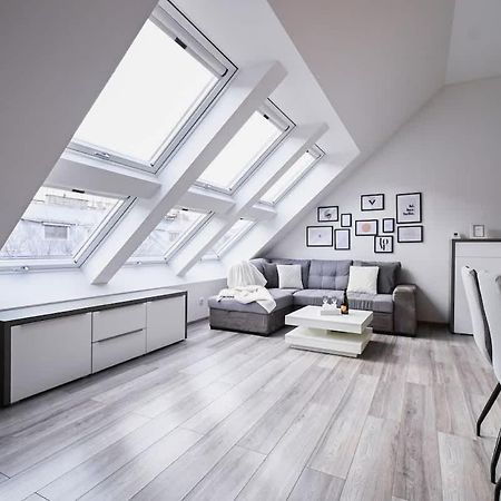 Luxury Apartment In The City Center Bratislava Exterior foto