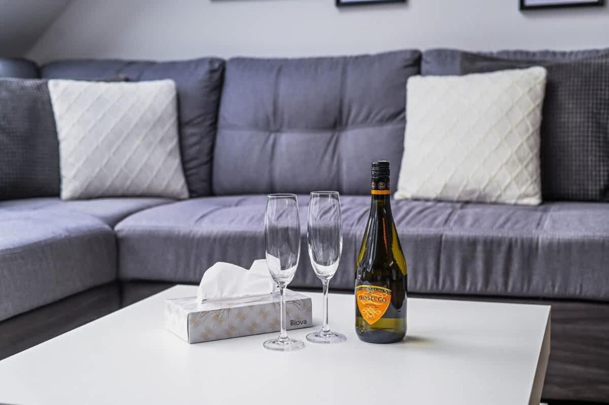 Luxury Apartment In The City Center Bratislava Exterior foto
