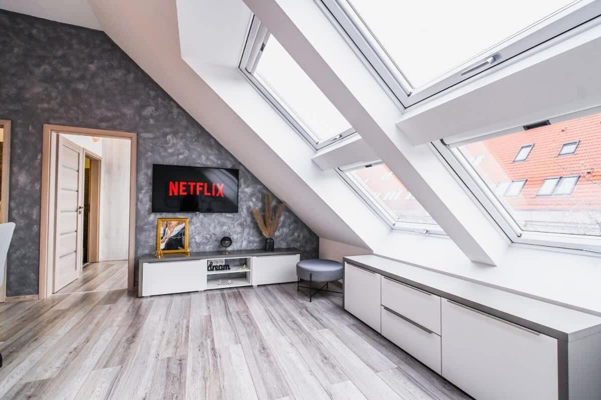 Luxury Apartment In The City Center Bratislava Exterior foto