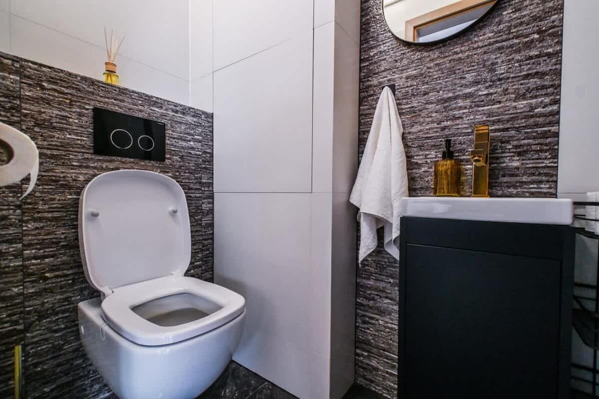 Luxury Apartment In The City Center Bratislava Exterior foto